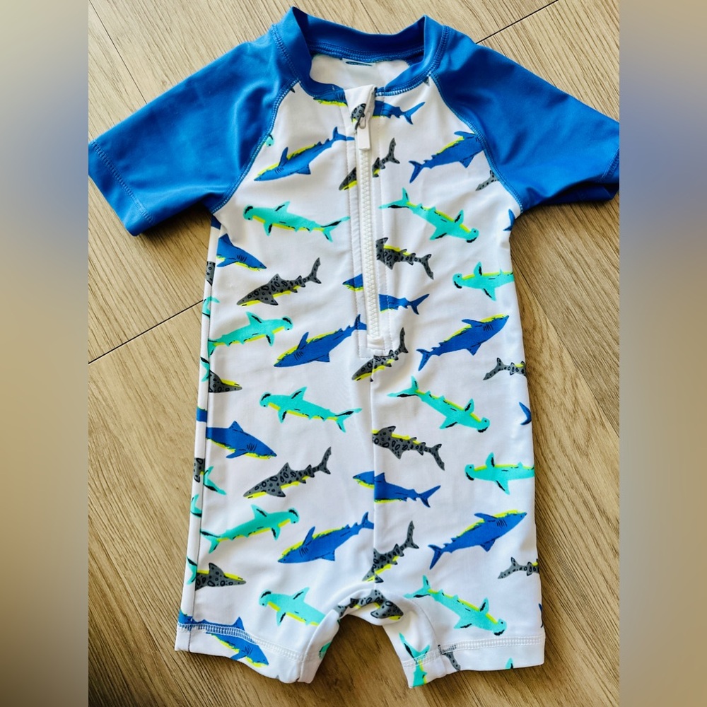 💦 BABY OLD NAVY SWIM BODY SUIT 12-18month 🦈